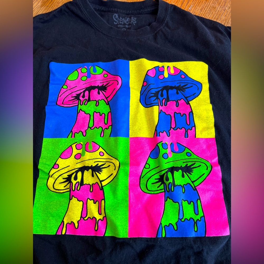 Spencer’s Men’s Black Psychedelic Mushroom Tee- XL